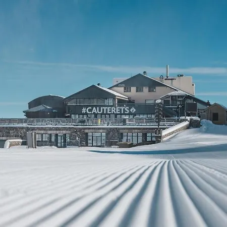 Le Refuge Des Isards - *